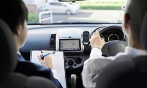 Manual vs Automatic Driving Lessons in Glasgow: Which Is Right for You?